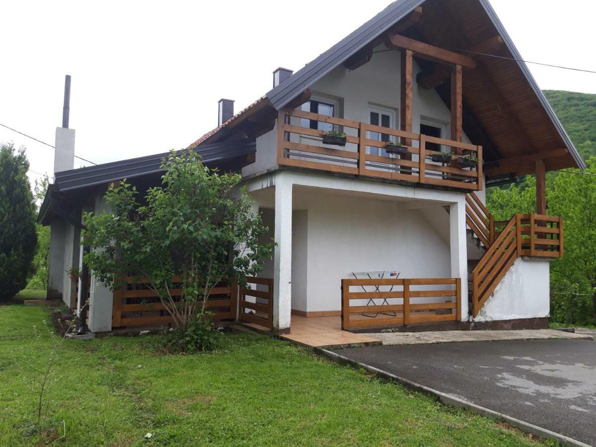 Apartment Sanja สโมลยานัซ ภายนอก รูปภาพ