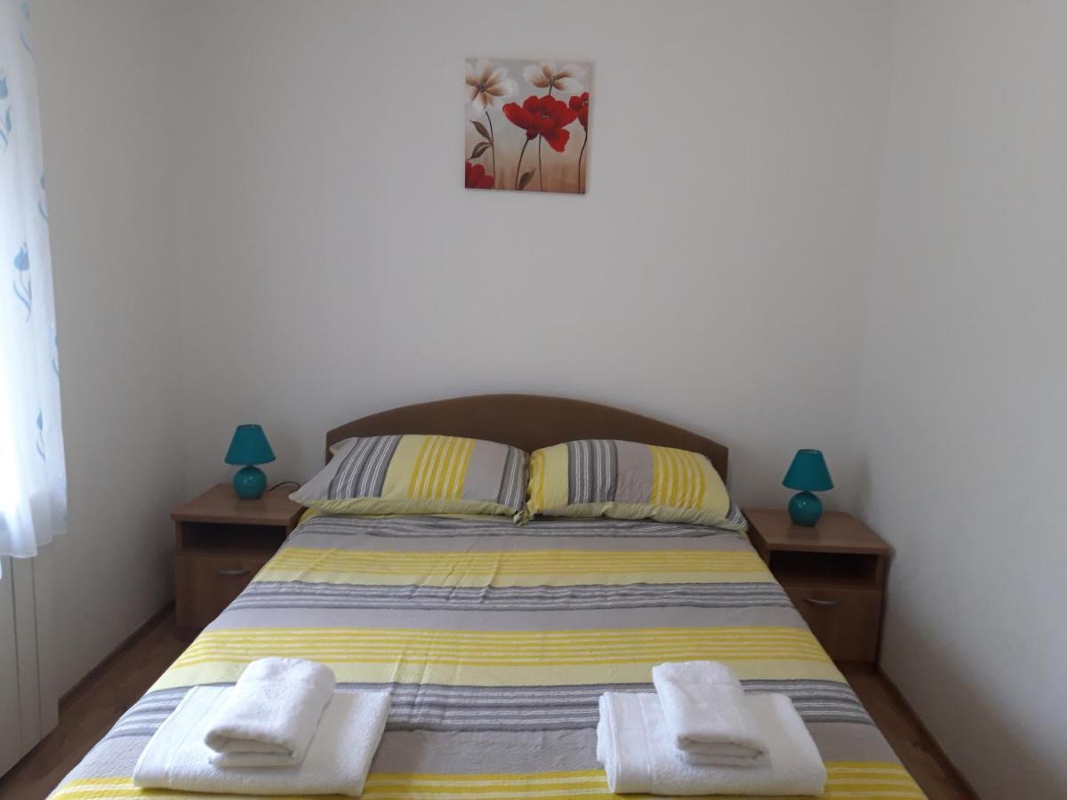 Apartment Sanja สโมลยานัซ ภายนอก รูปภาพ
